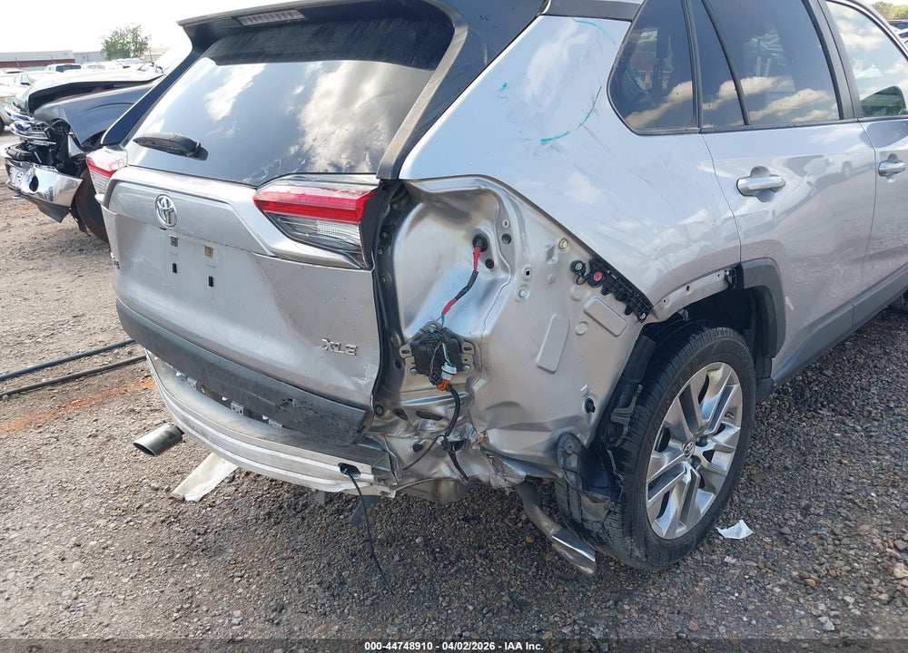 2019 TOYOTA RAV4 XLE PREMIUM VIN: JTMC1RFV9KD510974