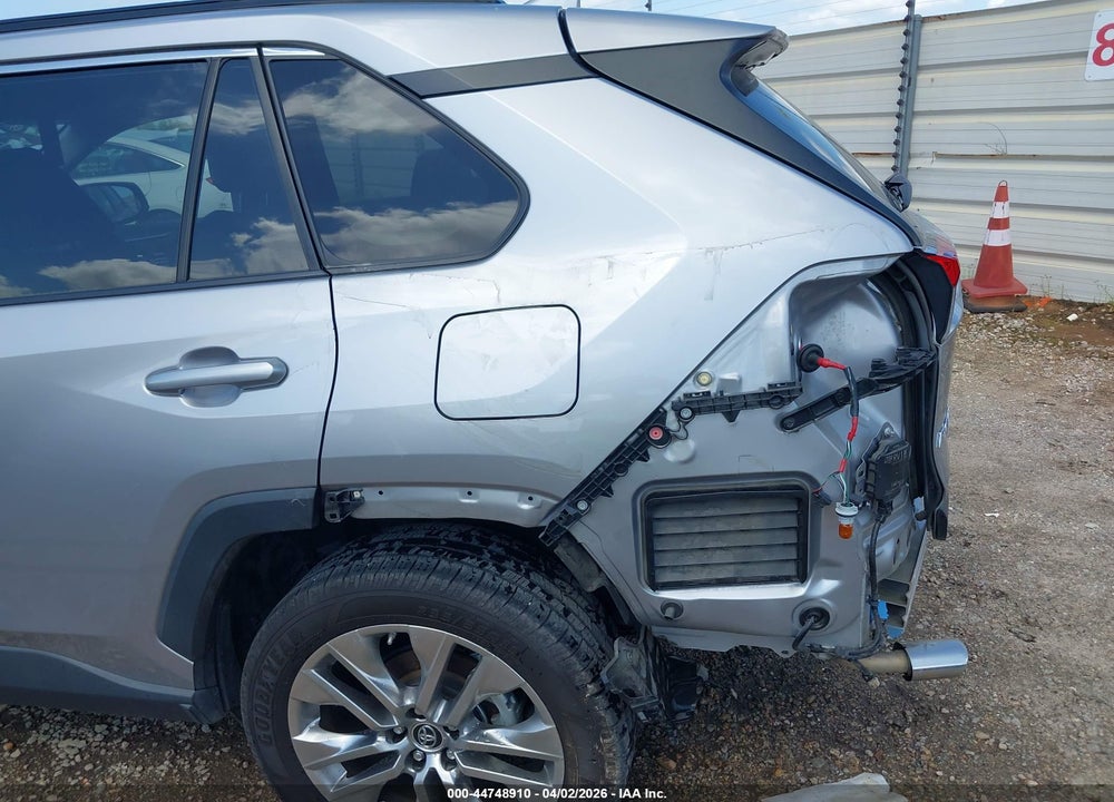 2019 TOYOTA RAV4 XLE PREMIUM VIN: JTMC1RFV9KD510974