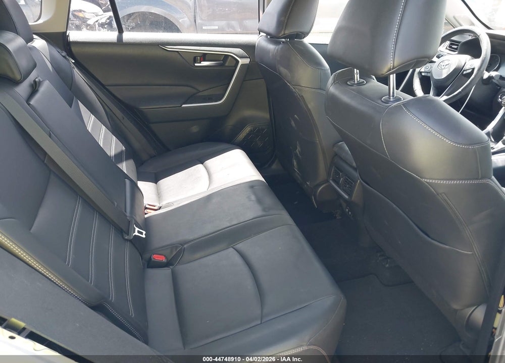 2019 TOYOTA RAV4 XLE PREMIUM VIN: JTMC1RFV9KD510974