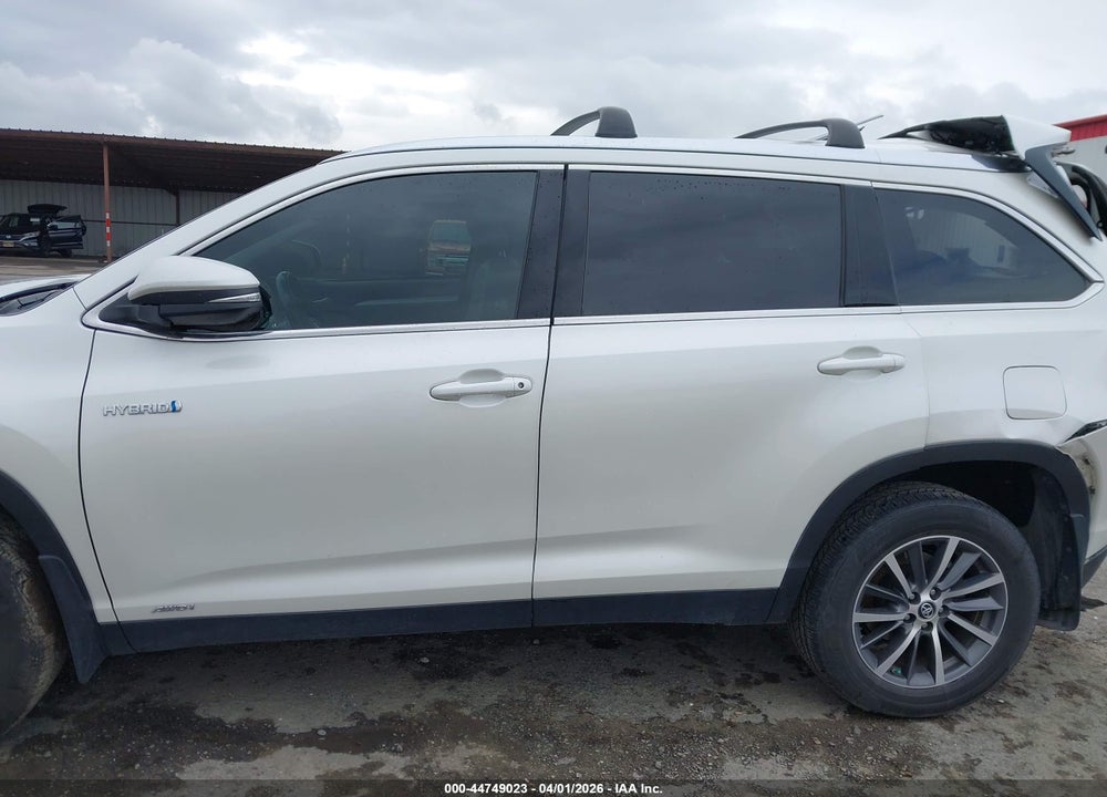 2019 TOYOTA HIGHLANDER HYBRID XLE VIN: 5TDJGRFH4KS075351