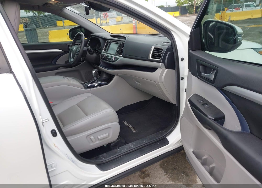 2019 TOYOTA HIGHLANDER HYBRID XLE VIN: 5TDJGRFH4KS075351