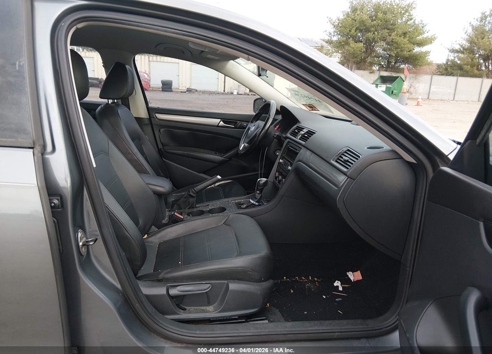 2014 VOLKSWAGEN PASSAT 2.5L WOLFSBURG EDITION VIN: 1VWAH7A39EC017252