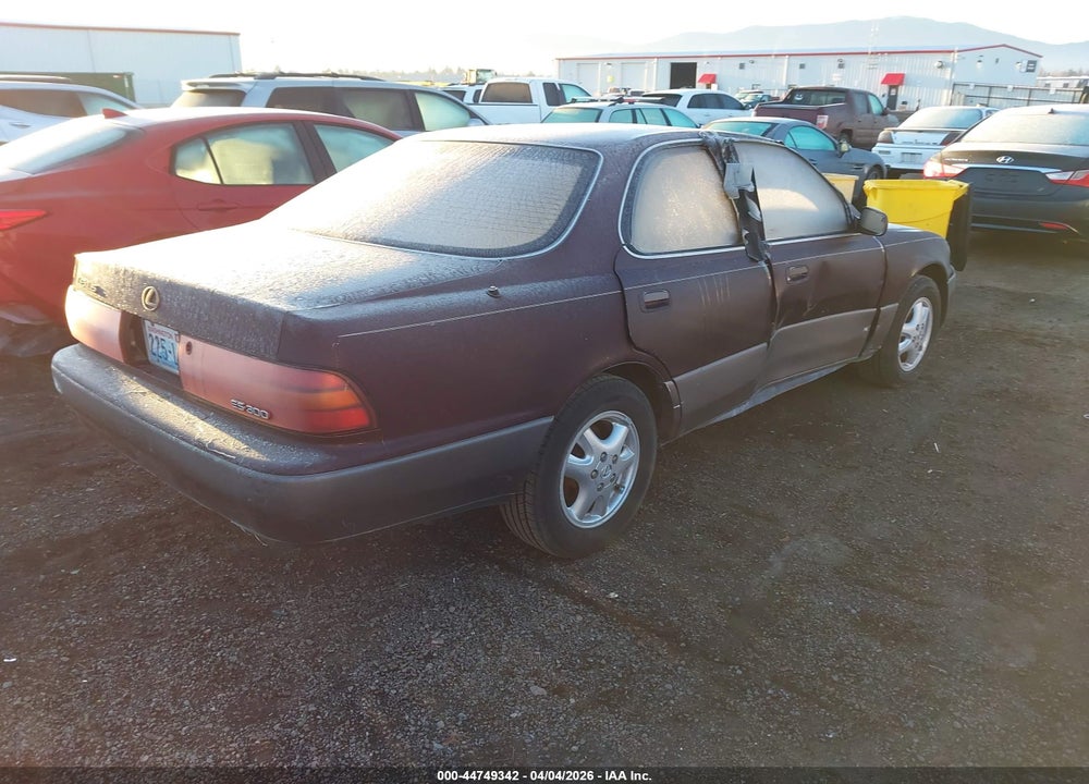 1994 LEXUS ES 300 VIN: JT8GK13T1R0049918