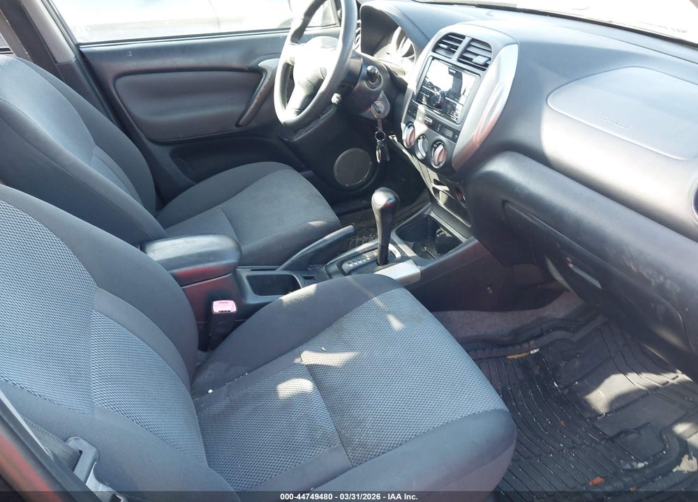 2005 TOYOTA RAV4 VIN: JTEGD20V450057752