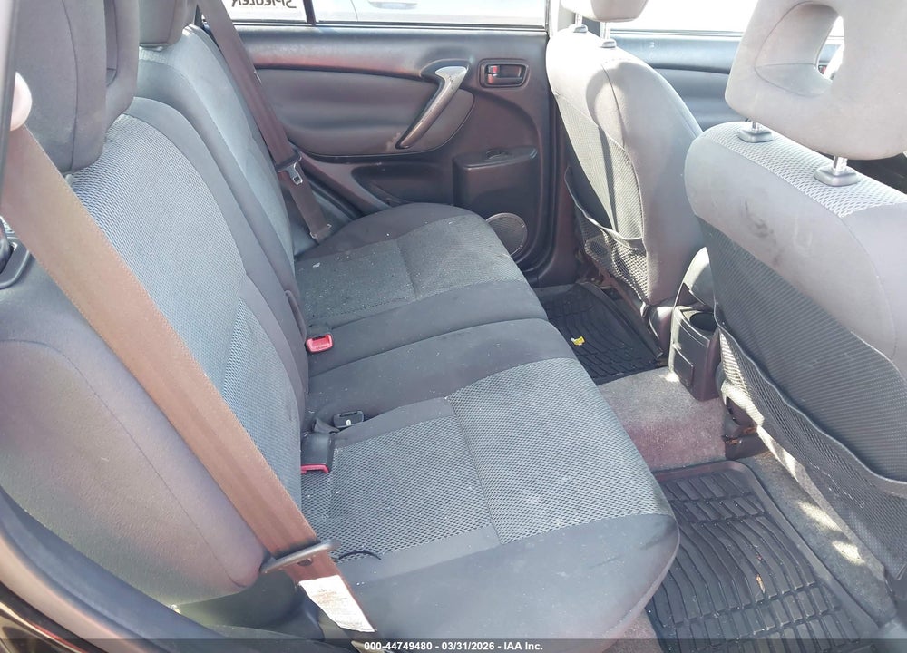 2005 TOYOTA RAV4 VIN: JTEGD20V450057752
