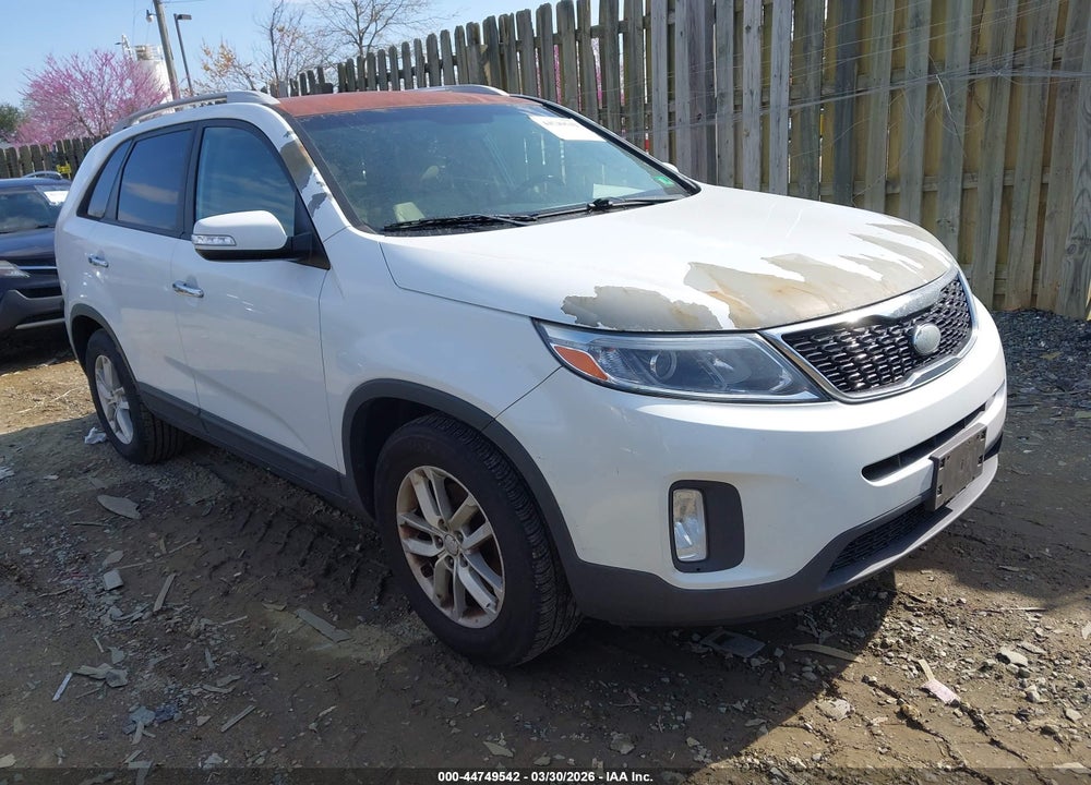 2015 KIA SORENTO LX VIN: 5XYKT4A66FG586572