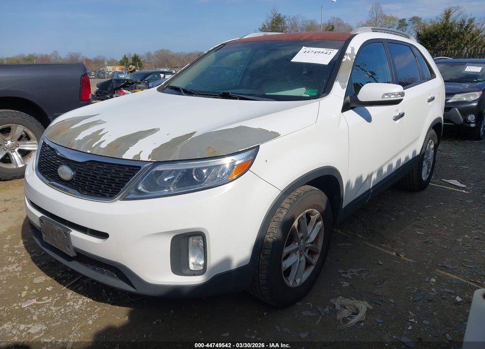 2015 KIA SORENTO LX VIN: 5XYKT4A66FG586572