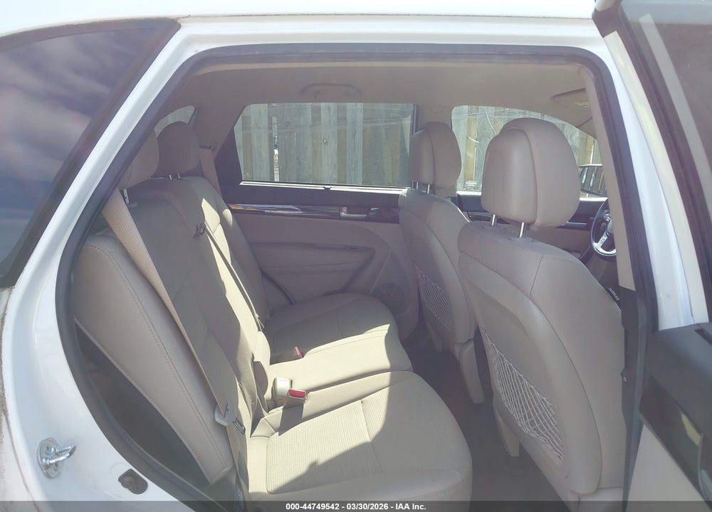 2015 KIA SORENTO LX VIN: 5XYKT4A66FG586572