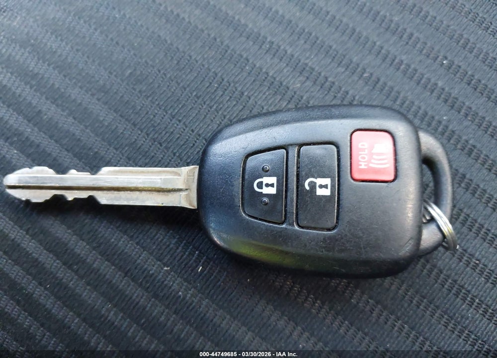 2015 TOYOTA RAV4 XLE VIN: 2T3WFREV4FW190116