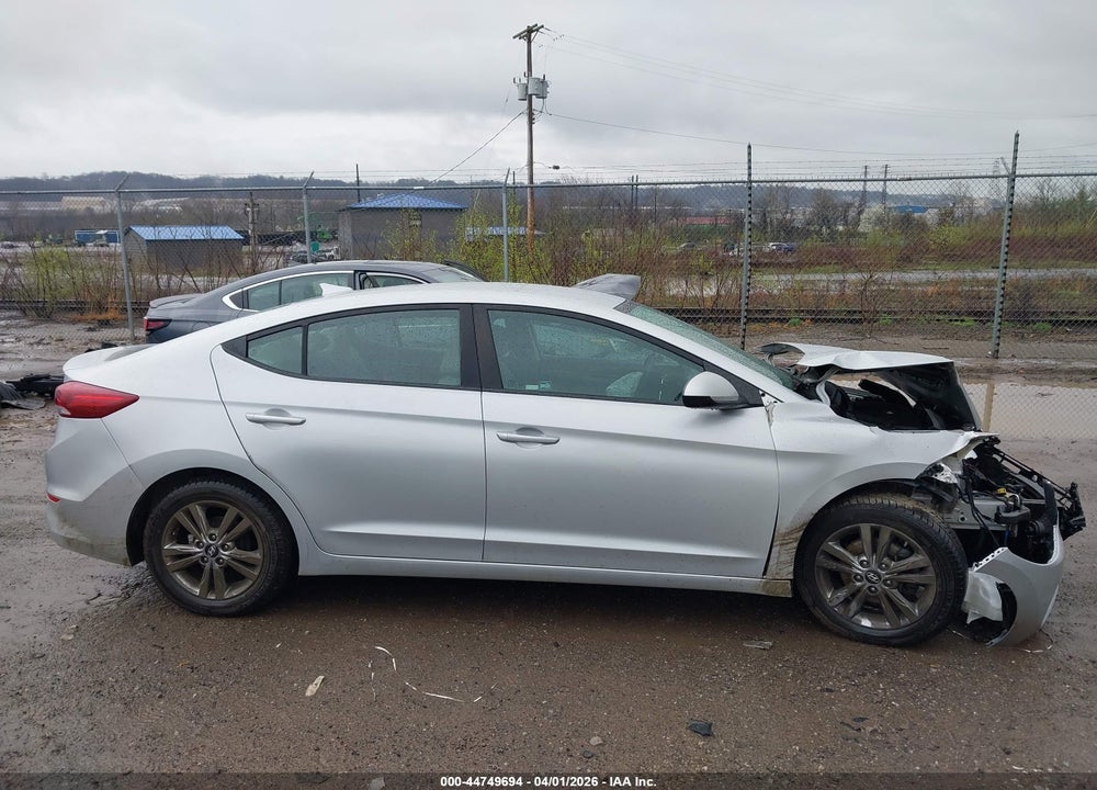 2017 HYUNDAI ELANTRA SE VIN: KMHD74LF1HU394869