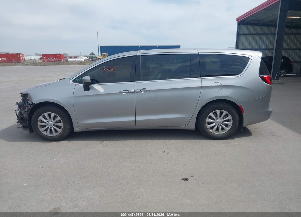 2017 CHRYSLER PACIFICA TOURING VIN: 2C4RC1DG3HR645075
