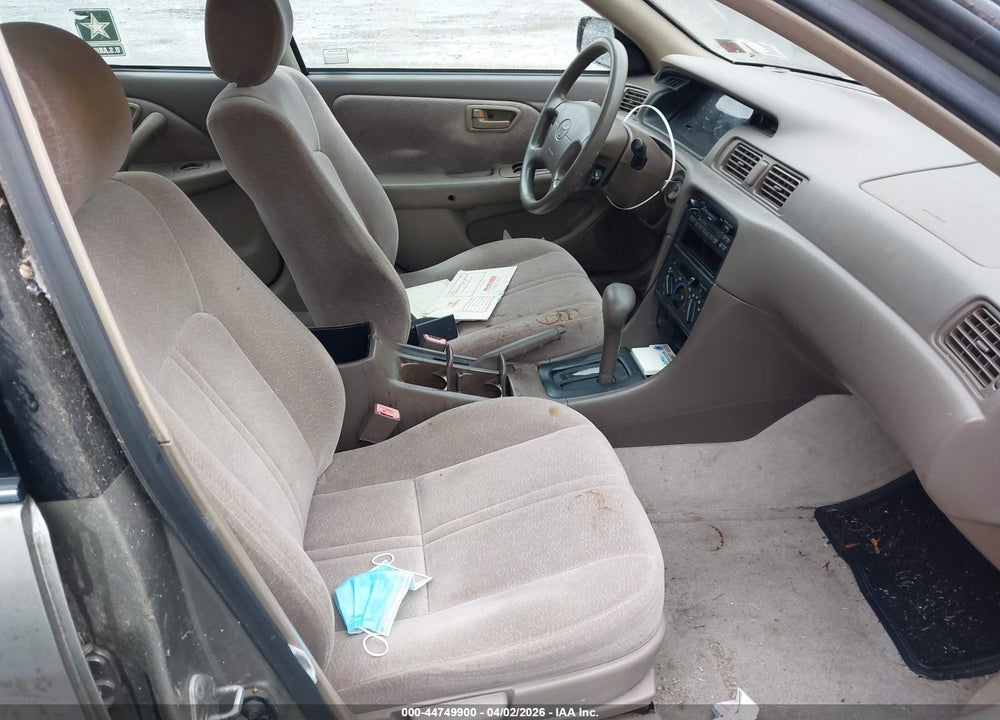 1998 TOYOTA CAMRY LE V6 VIN: 4T1BF22K5WU042517
