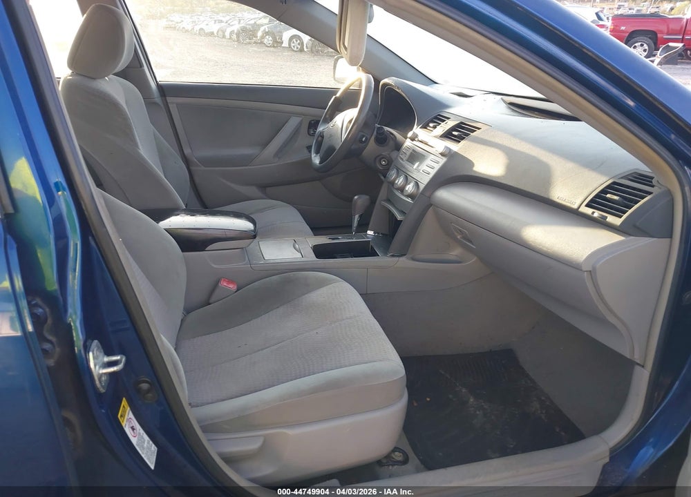 2011 TOYOTA CAMRY LE VIN: 4T1BF3EK5BU647858