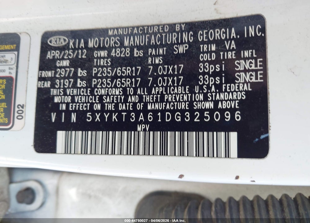 2013 KIA SORENTO LX VIN: 5XYKT3A61DG325096