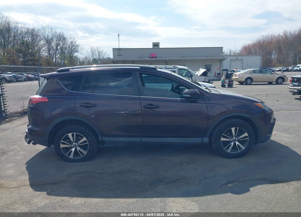 2018 TOYOTA RAV4 XLE VIN: 2T3WFREV5JW435174