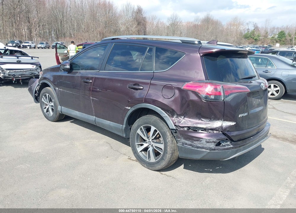 2018 TOYOTA RAV4 XLE VIN: 2T3WFREV5JW435174
