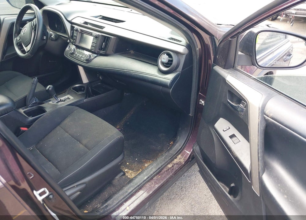 2018 TOYOTA RAV4 XLE VIN: 2T3WFREV5JW435174