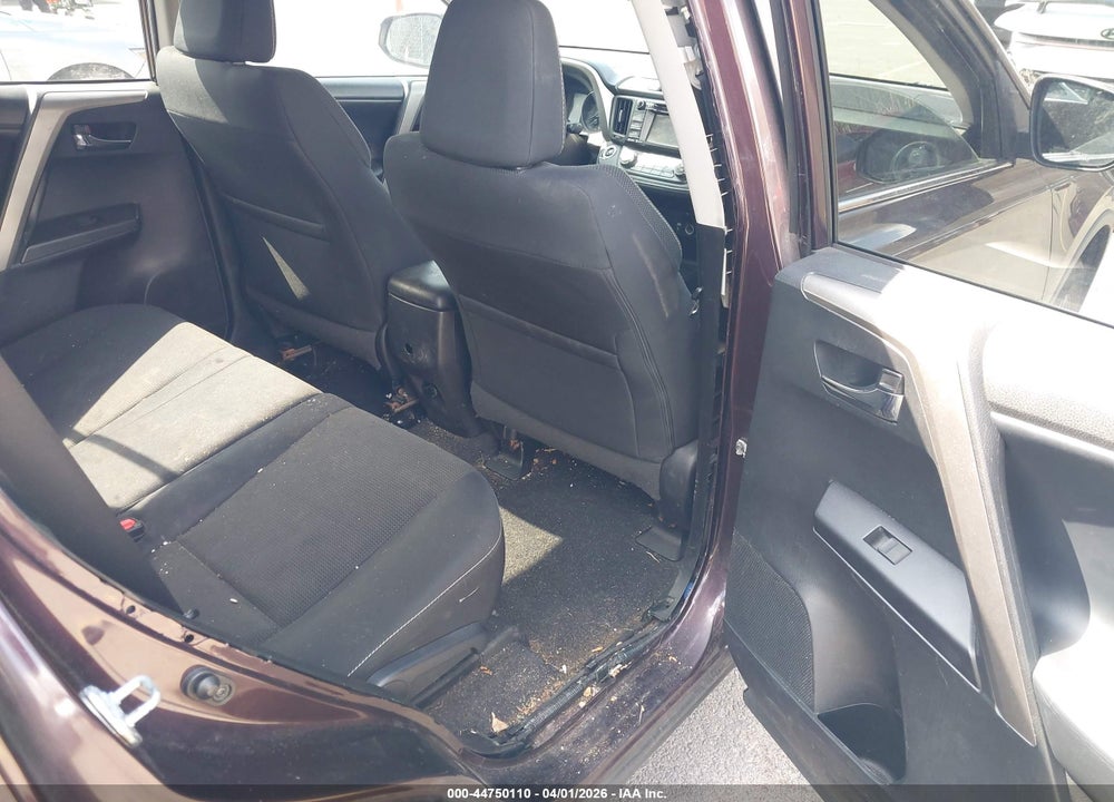 2018 TOYOTA RAV4 XLE VIN: 2T3WFREV5JW435174
