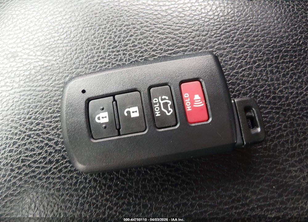 2018 TOYOTA RAV4 XLE VIN: 2T3WFREV5JW435174
