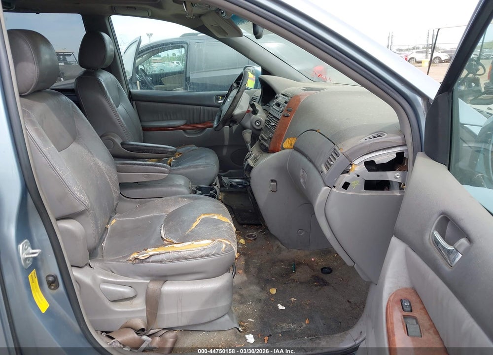 2004 TOYOTA SIENNA XLE VIN: 5TDZA22CX4S065075
