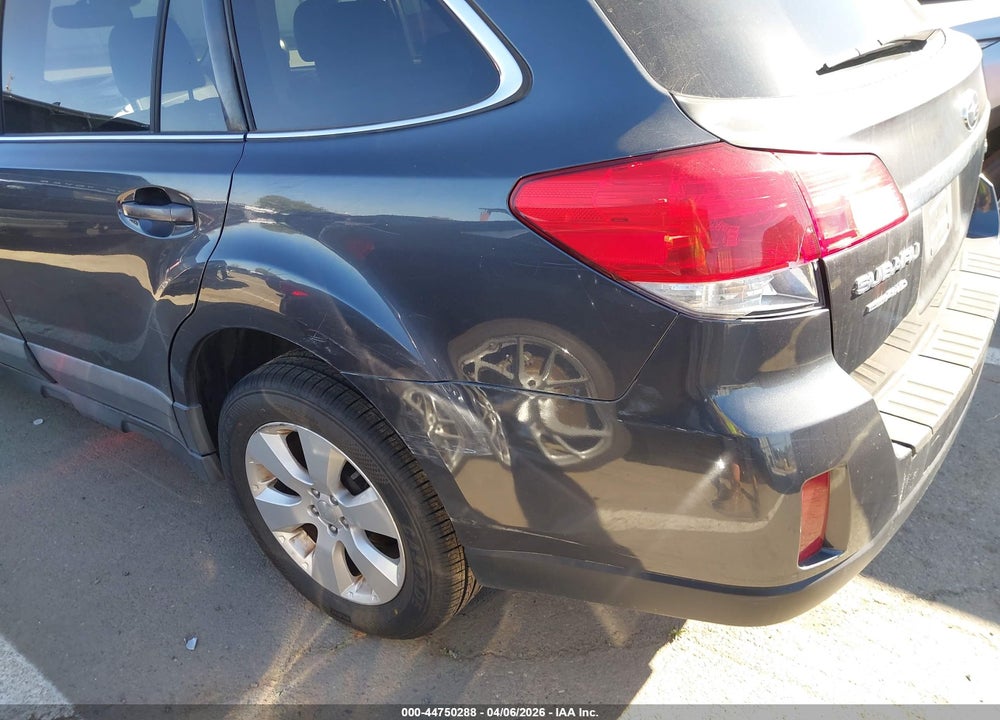 2011 SUBARU OUTBACK 2.5I LIMITED VIN: 4S4BRBJC4B3409201