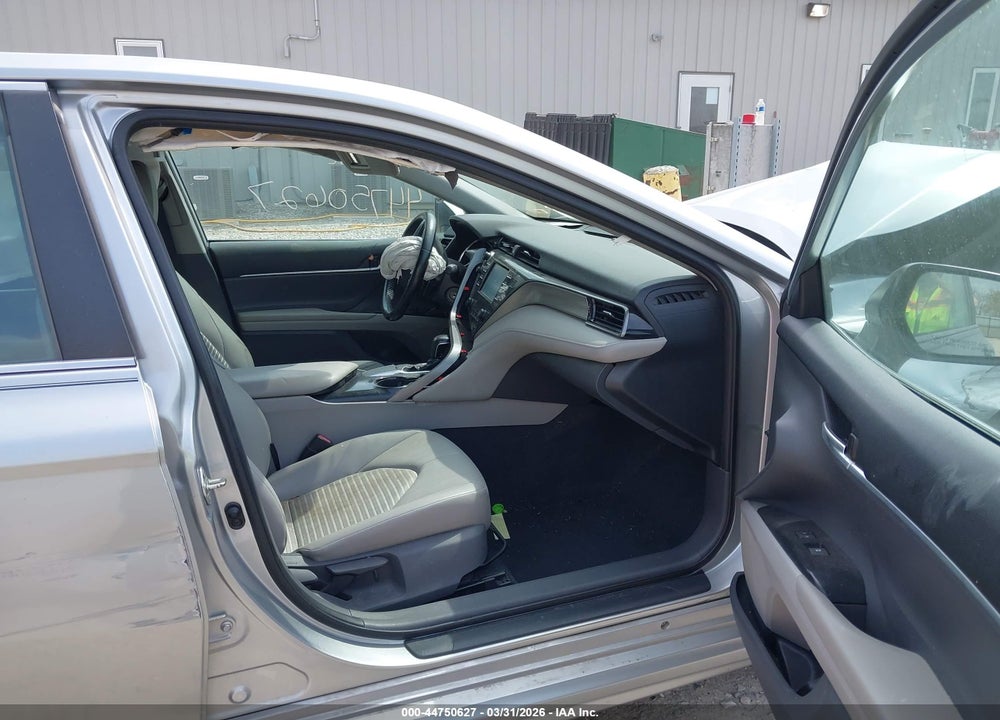 2019 TOYOTA CAMRY SE VIN: 4T1B11HK5KU829557