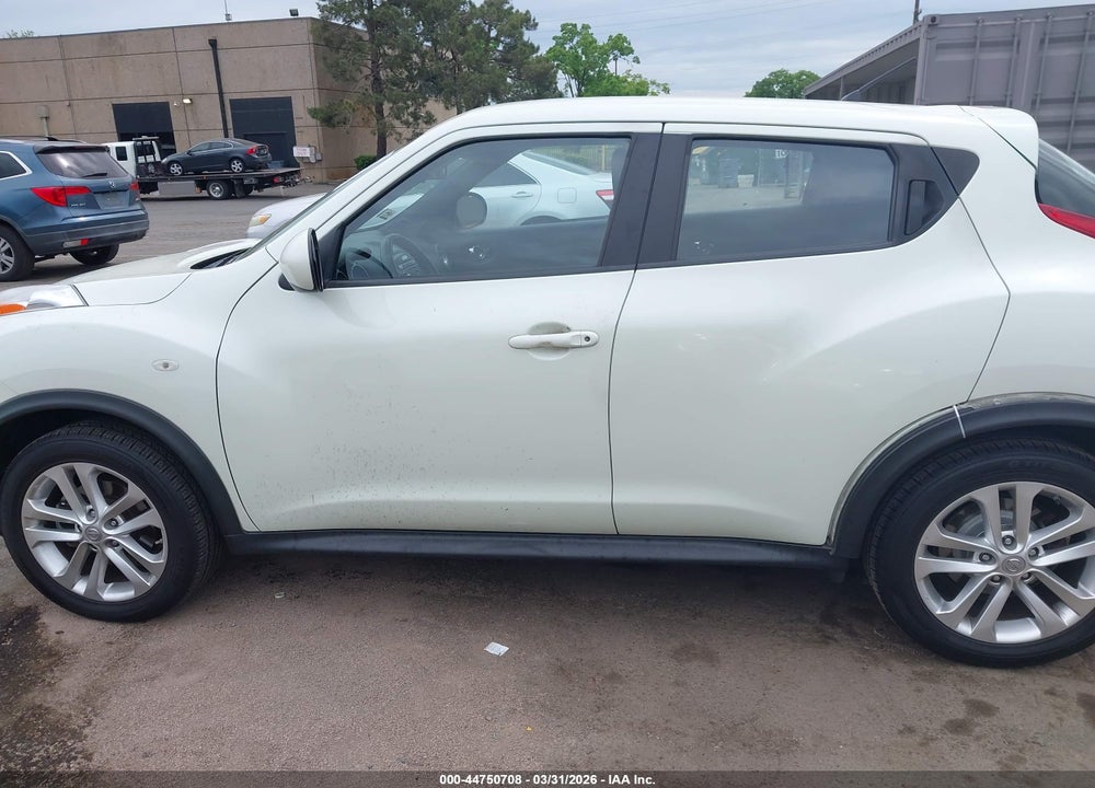 2011 NISSAN JUKE S VIN: JN8AF5MR2BT022192