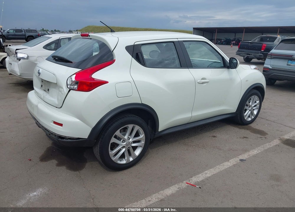 2011 NISSAN JUKE S VIN: JN8AF5MR2BT022192