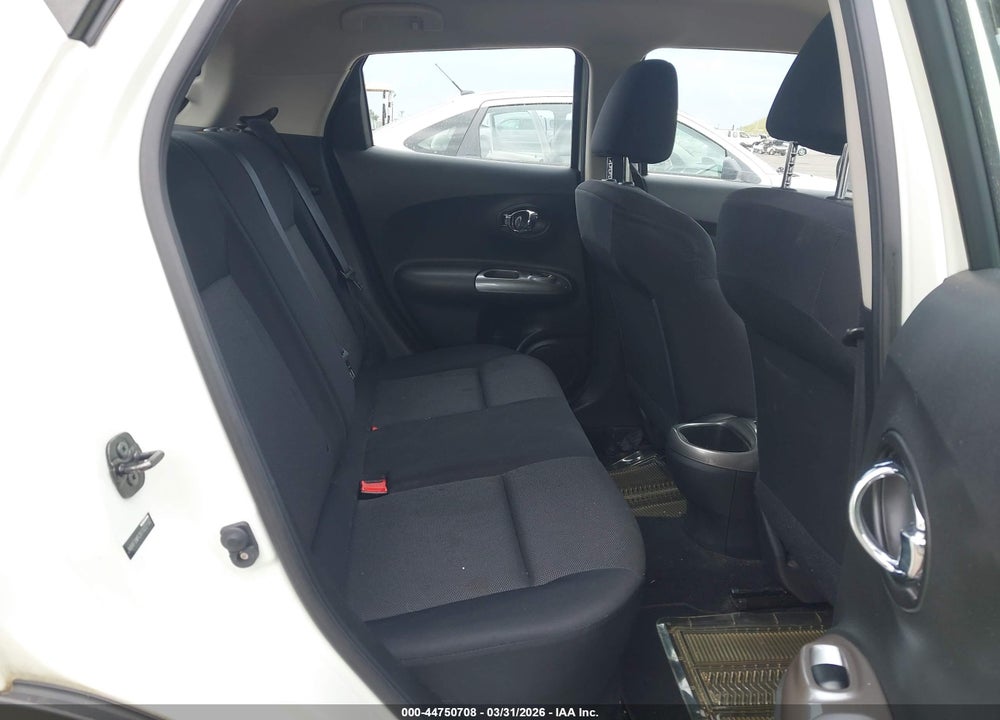 2011 NISSAN JUKE S VIN: JN8AF5MR2BT022192
