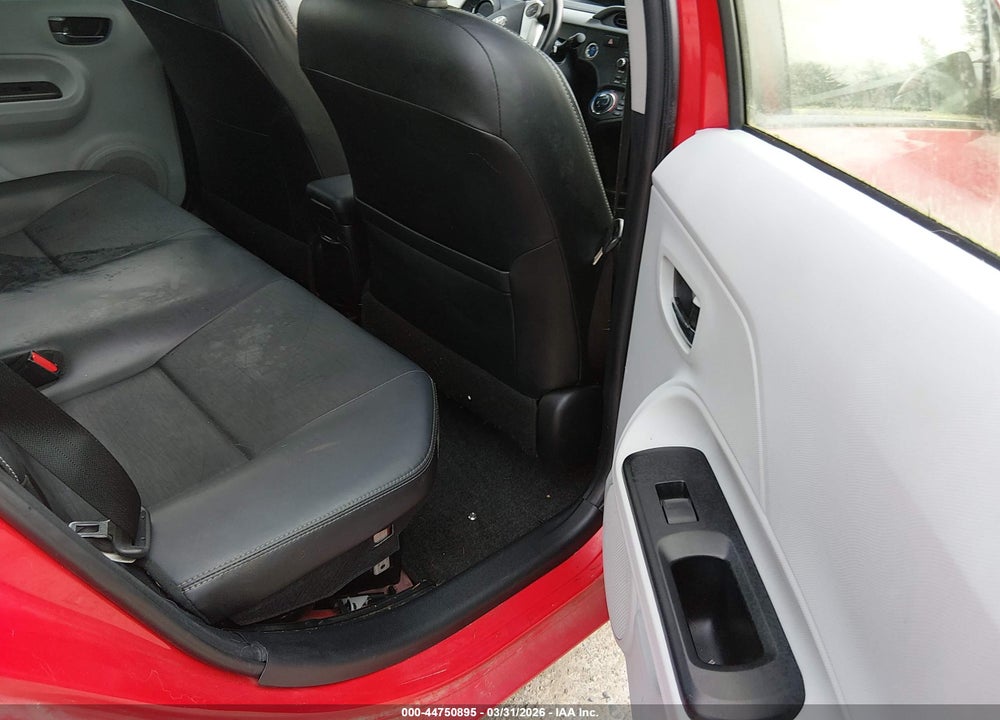 2013 TOYOTA PRIUS C FOUR VIN: JTDKDTB34D1033024