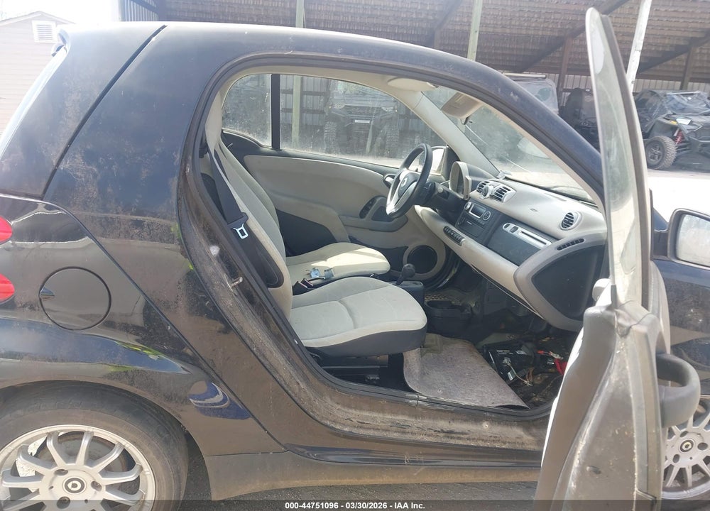 2011 SMART FORTWO PASSION/PURE VIN: WMEEJ3BA2BK432298