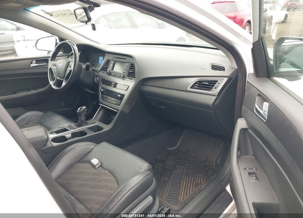 2015 HYUNDAI SONATA SPORT VIN: 5NPE34AF5FH248411