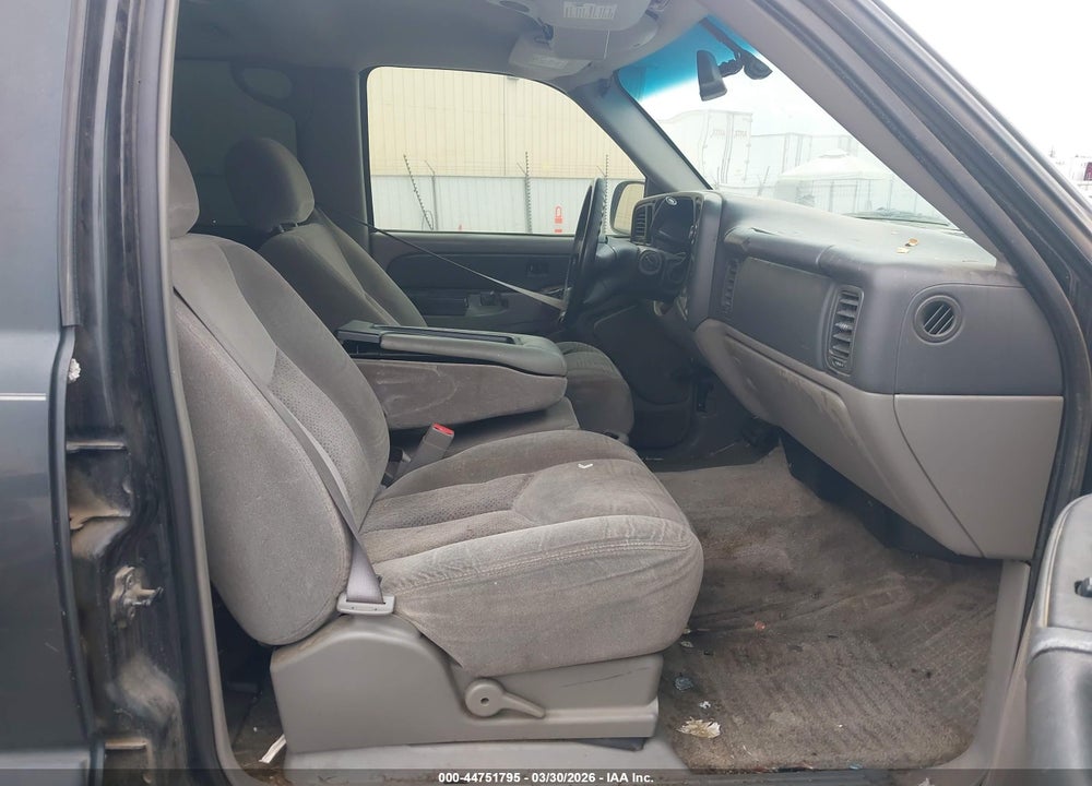 2003 CHEVROLET TAHOE LS VIN: 1GNEC13V43R203104
