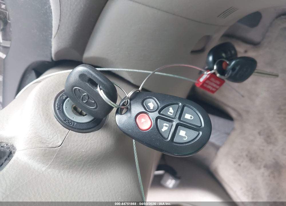 2004 TOYOTA SIENNA XLE LIMITED VIN: 5TDBA22C34S027639