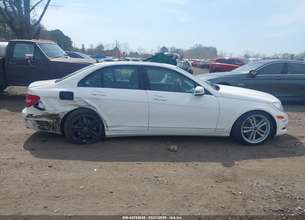 2013 MERCEDES-BENZ C 300 LUXURY 4MATIC VIN: WDDGF8AB1DR293023