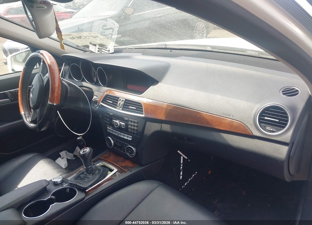 2013 MERCEDES-BENZ C 300 LUXURY 4MATIC VIN: WDDGF8AB1DR293023