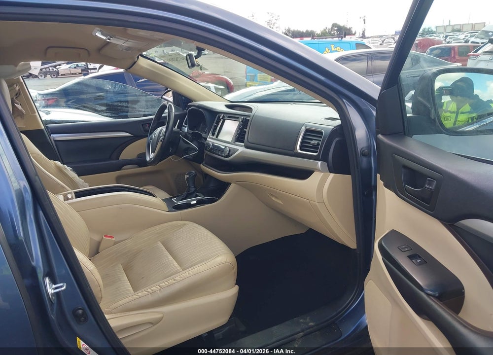2016 TOYOTA HIGHLANDER LE PLUS V6 VIN: 5TDBKRFH3GS350203