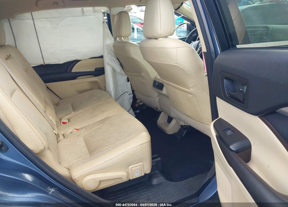 2016 TOYOTA HIGHLANDER LE PLUS V6 VIN: 5TDBKRFH3GS350203