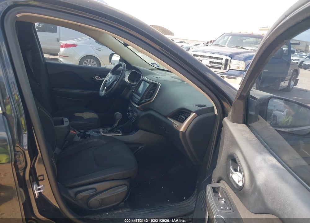 2016 JEEP CHEROKEE LATITUDE VIN: 1C4PJLCB5GW282184