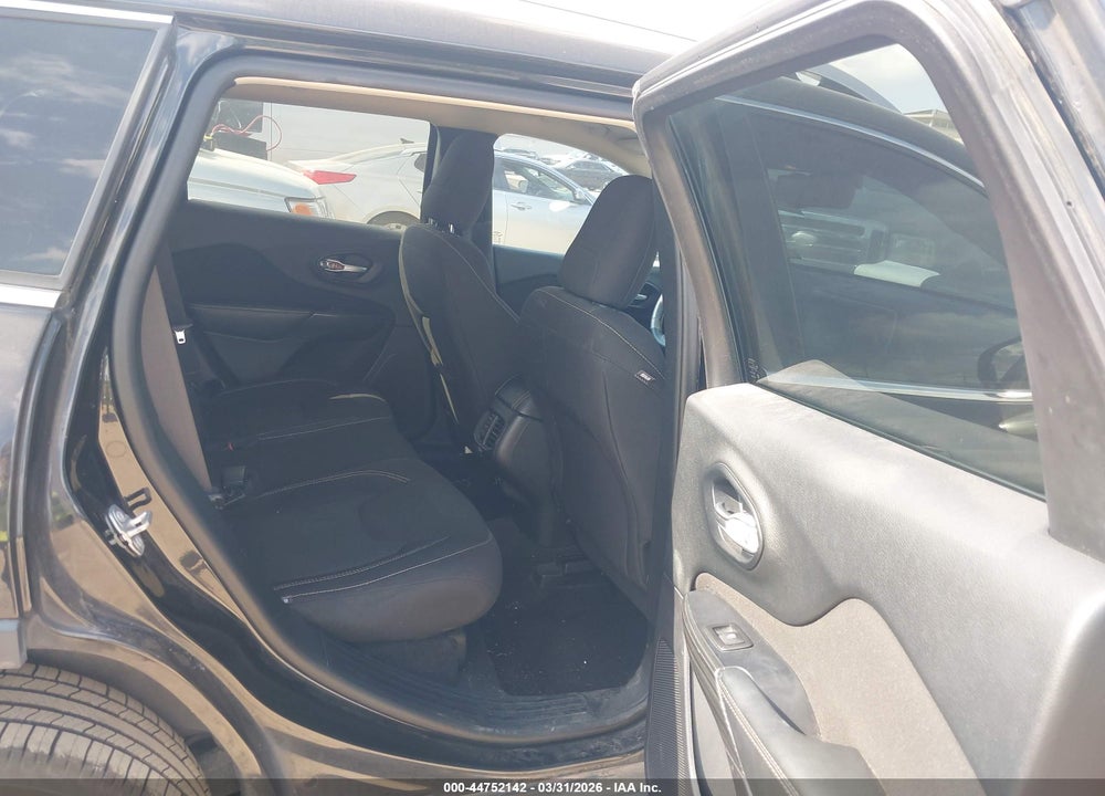 2016 JEEP CHEROKEE LATITUDE VIN: 1C4PJLCB5GW282184