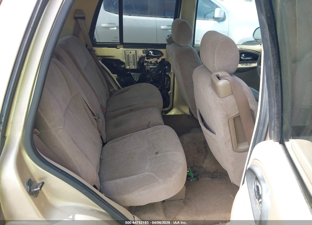 2004 CHEVROLET TRAILBLAZER LS VIN: 1GNDT13S642226766
