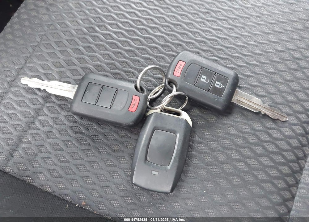 2019 MITSUBISHI OUTLANDER ES VIN: JA4AZ3A33KZ018408