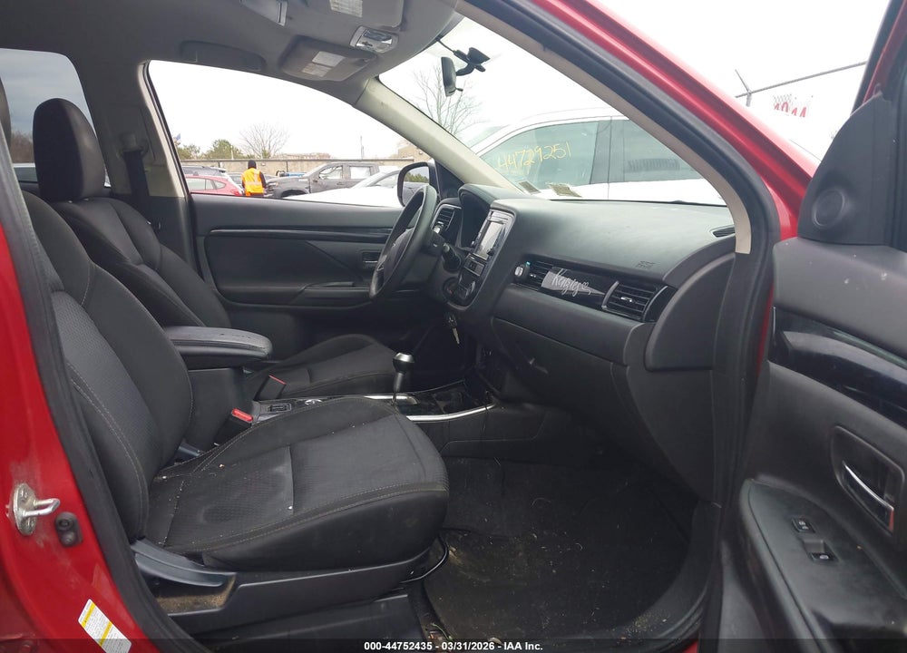 2019 MITSUBISHI OUTLANDER ES VIN: JA4AZ3A33KZ018408