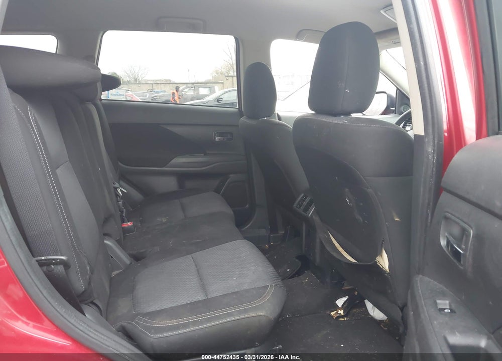 2019 MITSUBISHI OUTLANDER ES VIN: JA4AZ3A33KZ018408