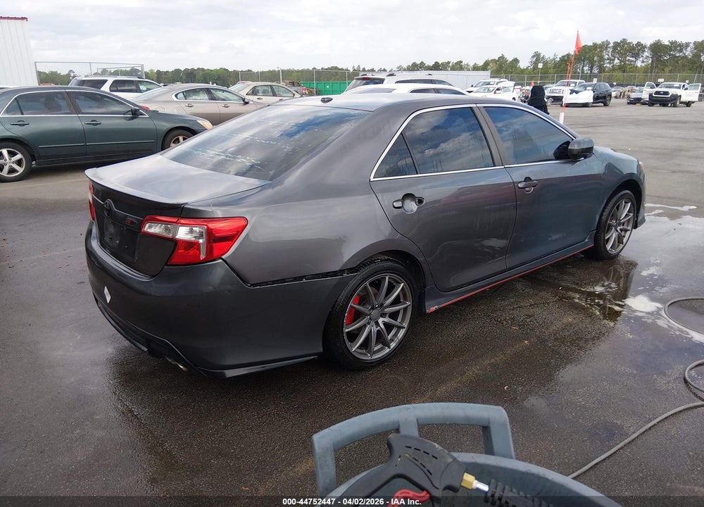 2014 TOYOTA CAMRY SE VIN: 4T1BF1FK5EU822830