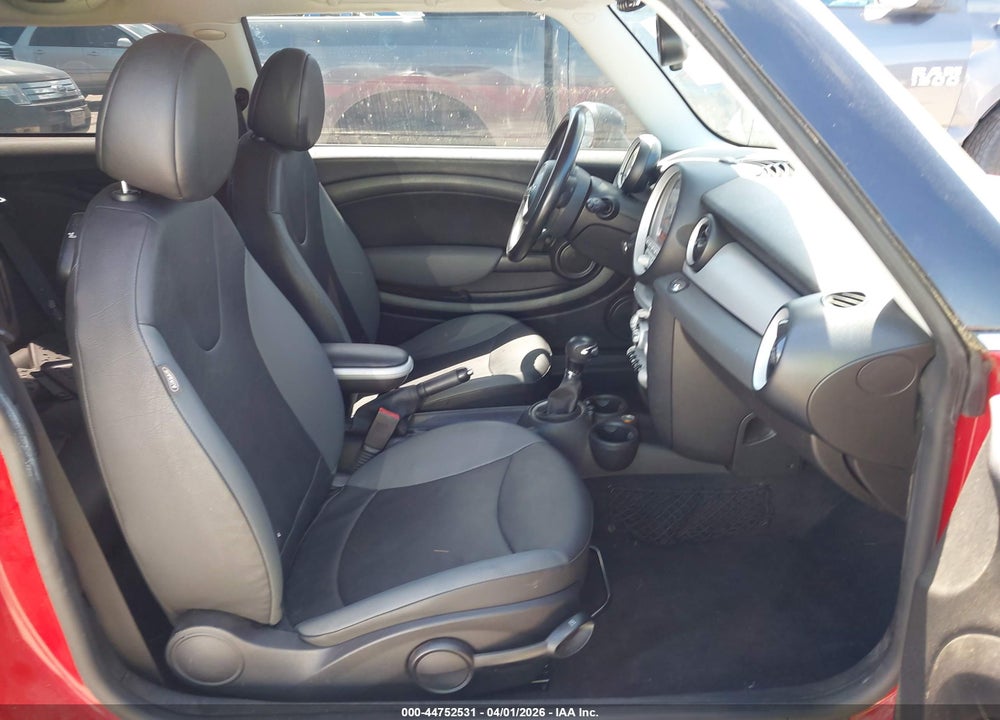 2010 MINI COOPER VIN: WMWMF3C53ATZ64498
