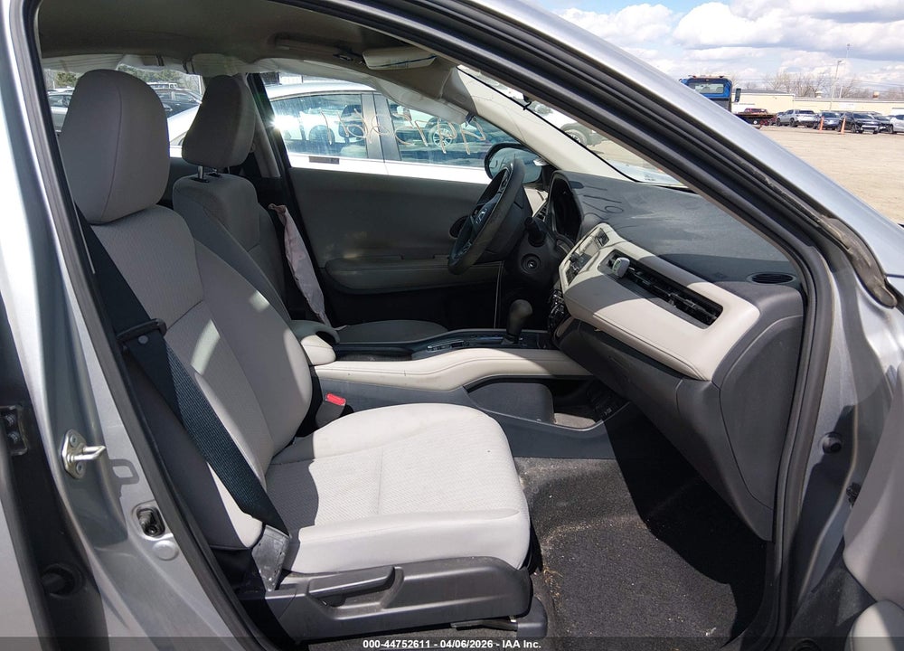 2018 HONDA HR-V LX VIN: 3CZRU6H3XJG723732