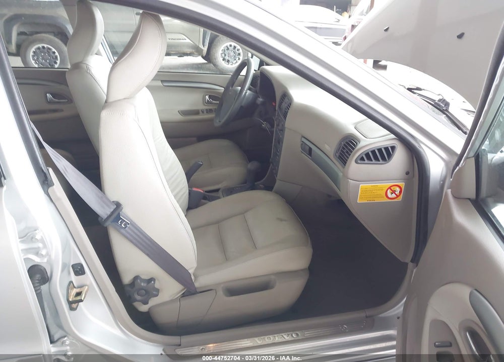 2004 VOLVO V40 A/LSE VIN: YV1VW27594F061796