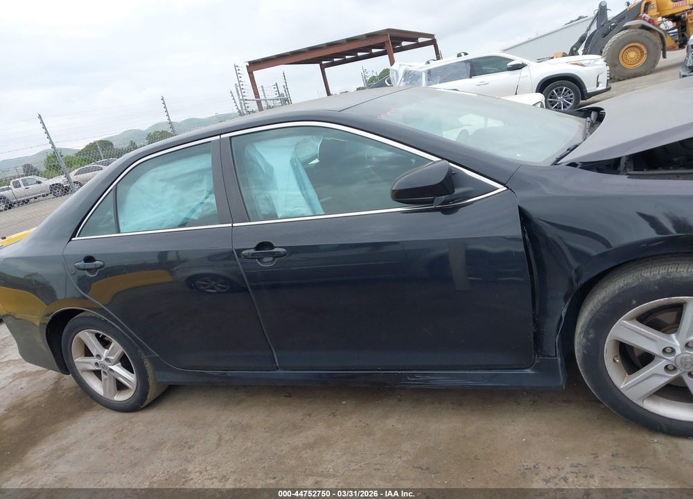 2014 TOYOTA CAMRY SE VIN: 4T1BF1FK8EU426049