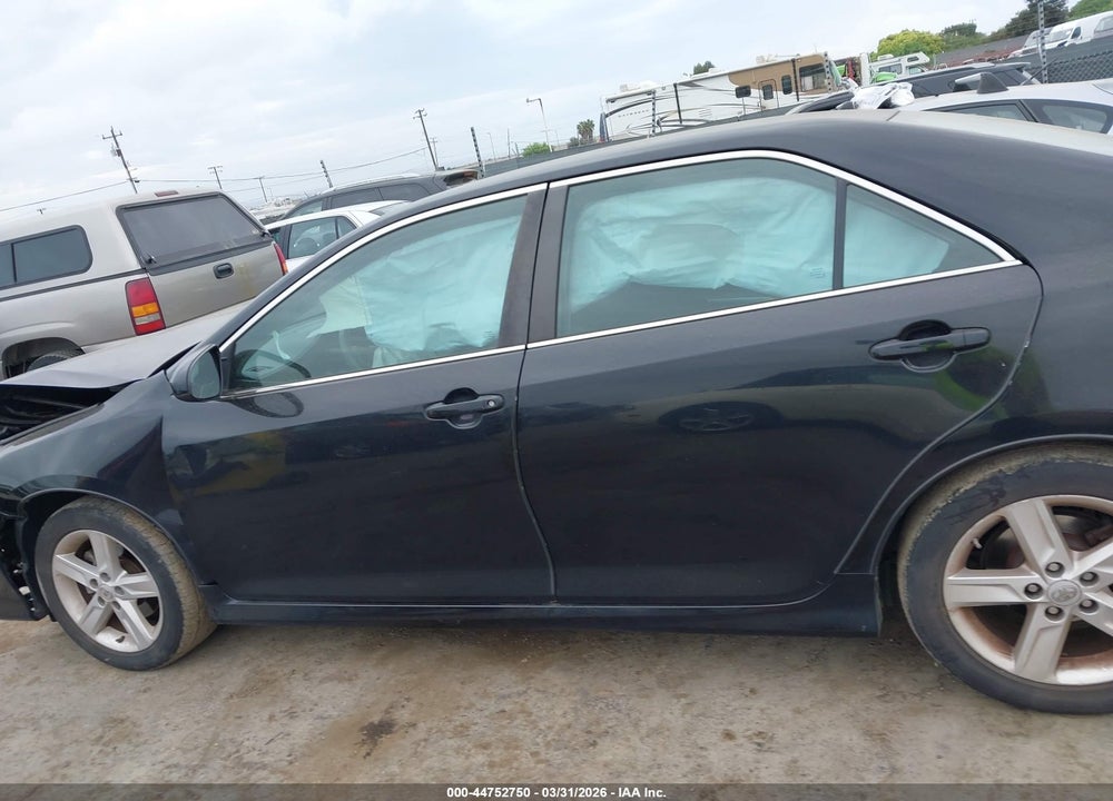 2014 TOYOTA CAMRY SE VIN: 4T1BF1FK8EU426049